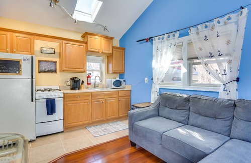 Hewitt Cottage | Greenwood Lake Cottage w/ Shared Dock & Hot Tub!