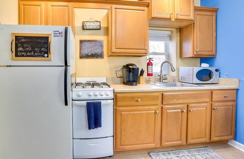 Hewitt Cottage | Greenwood Lake Cottage w/ Shared Dock & Hot Tub!