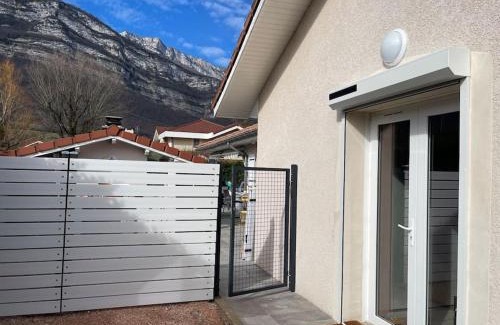 Varces-Allieres-et-Risset Appartement | GRENOBLE SUD VARCES Suite privatisée au pied des Montagnes