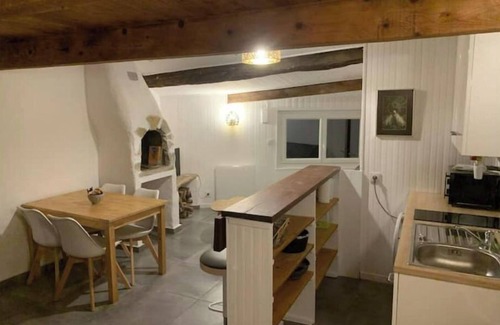 Greolieres Appartement | Greolières village: Superbe duplex vue montagne.