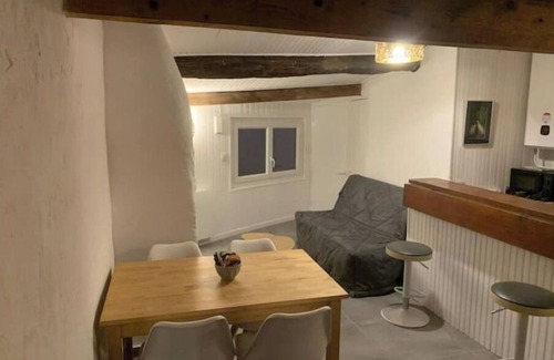 Greolieres Appartement | Greolières village: Superbe duplex vue montagne.