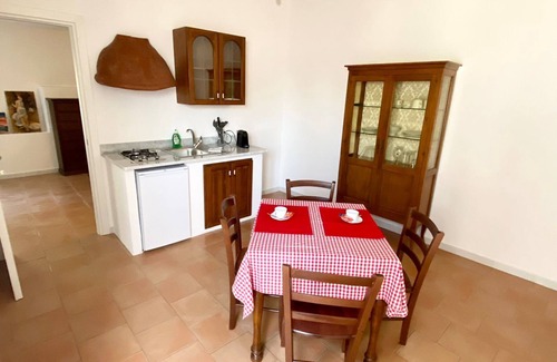 Panza Appartement | "Greta's cottage," with garden, swimming pool and spa hot tub