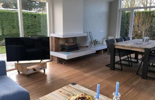 Scharendijke Maison | Grevelingenlaan 30,Modern ingerichte Bungalow aan de Grevelingen,