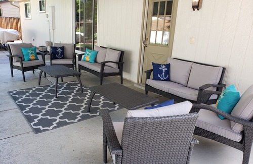 South Westminster Maison | Grey House Getaway
