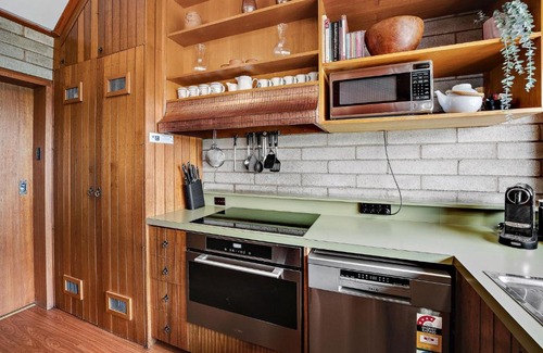 Jindabyne Maison | Grey Kangaroo - 2BR l Lake Front l Pet Friendly l Air-Con l BBQ l WiFi