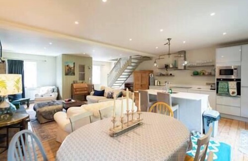 Dingle Maison | Greys Lane Villa - Dingle