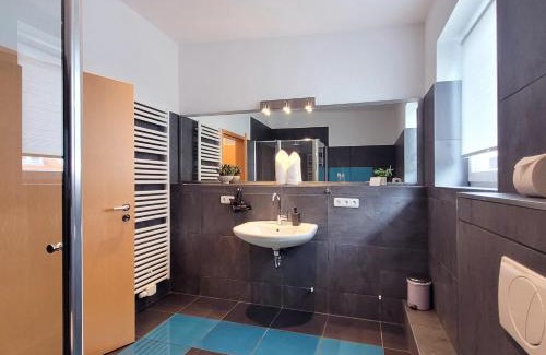 Neustadt in Holstein Appartement | Große Ferienwohnung mit traumhaftem Hafenblick von "Momentic"