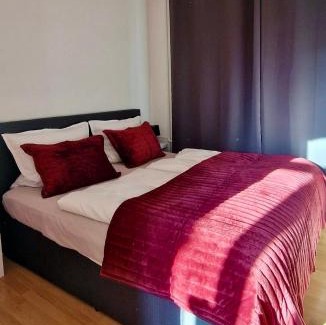 Daberstedt Appartement | Große Ferienwohnung Nähe Stadtpark, 4 Schlafzimmer, gemütliches Wohnzimmer, Terrasse, Parkplatz