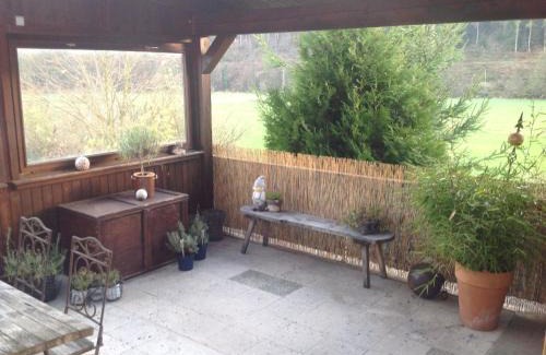 Glindfeld Appartement | Große, hundefreundliche Ferienwohnung mit großer Terrasse in Flussnähe