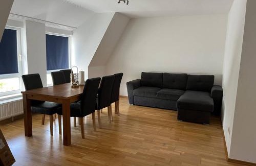Suedwest Appartement | Großes Apartment im DG