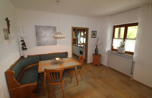 Riedenburg Appartement | Großzügige Ferienwohnung mit Terrasse