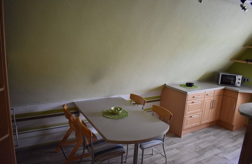 Affoldern Appartement | Großzügige Ferienwohnung am Affolderner See im 1. OG