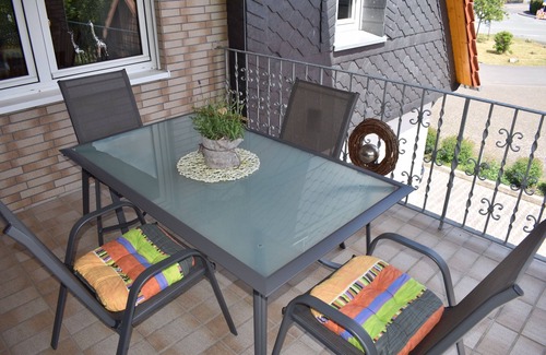 Affoldern Appartement | Großzügige Ferienwohnung am Affolderner See im 1. OG
