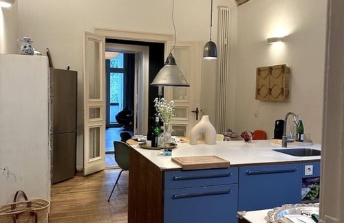 Prenzlauer Berg Appartement | Großzügige Wohnung aus dem 19. Jahrhundert mit Blick auf den Wunderschönen Park