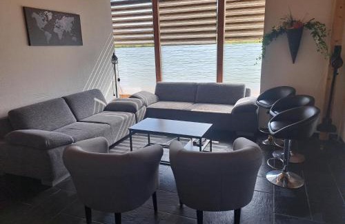 Wald Maison | Großzügige Wohnung Bachblick