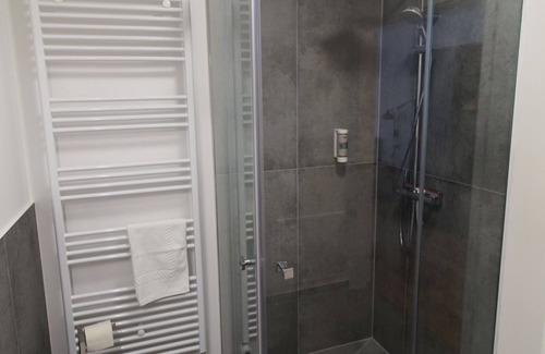Friedrichshain Appartement | Großzügiges Apartment im 1.OG mit Lift in Berlin