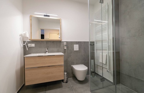 Friedrichshain Appartement | Großzügiges Apartment im 1.OG mit Lift in Berlin