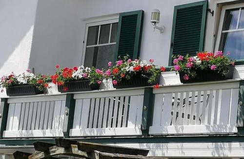 Schwabmuenchen Appartement | Großzügiges Wohnstudio mit Balkon und Badbenutzung