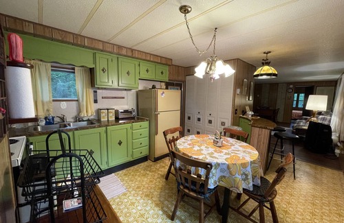 Hammondsport Maison | Groovy Getaway secluded retreat