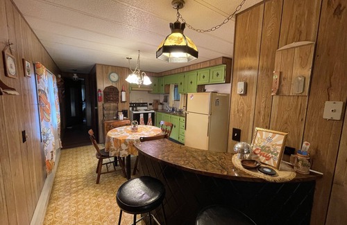 Hammondsport Maison | Groovy Getaway secluded retreat