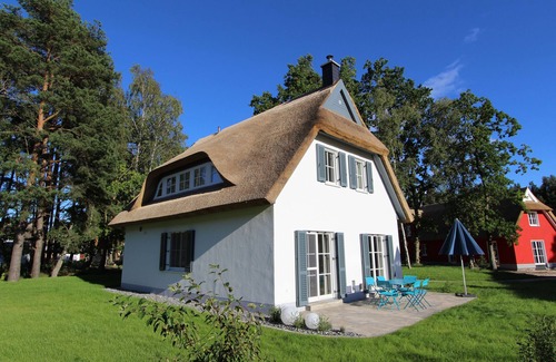 Glowe Maison | Großzüg. Maison en chaume proche de la plage - sauna Cheminée WLAN - liée. Lits et serviettes inclus