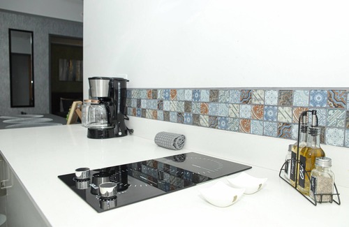 Mata Redonda Appartement | Grotto at 28, City Views and Wonderland Vibes!