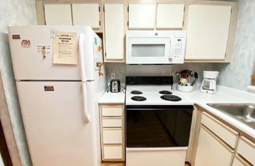 Colonial Charters Copropriété | Ground Floor 2 BR 2 BA Condo - 10 min. to Beach & N. Myrtle Beach Sports Park
