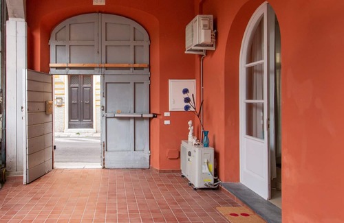 Pietrasanta Appartement | Ground floor apartment in the center with garden