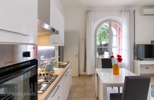 Pietrasanta Appartement | Ground floor apartment in the center with garden