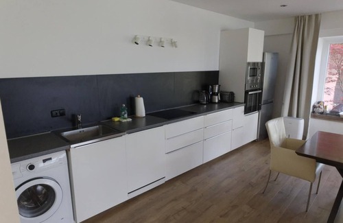 Doelsach Appartement | Appartement au rez-de-chaussée W-LAN HAUTE VITESSE, 6 personnes, terrasse / jardin à usage unique