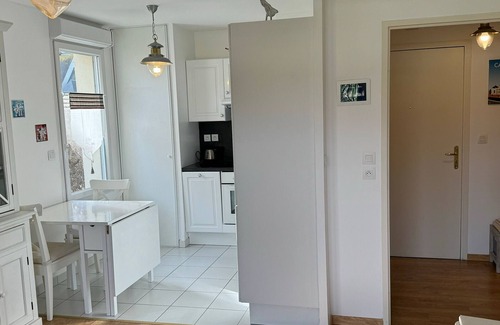 Cabourg Appartement | Appartement Moderne T2, Rez-de-Jardin, Proche Plage et Centre Ville, Parking, Wifi, Animaux Acceptés