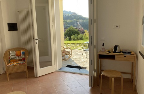 Leivi Villa | Ground floor apartment Pitosforo + Pomegranate room