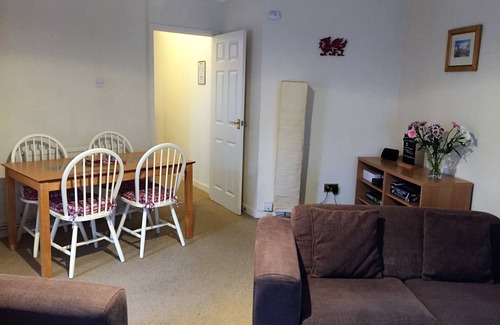 Brecon Appartement | Rez-de-chaussée Brecon appartement. No 6 Boleyn House. Wifi gratuit. Cuisine et salle de bain
