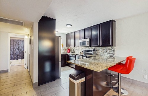 Security Acres Copropriété | Ground floor condo w/private patio & direct access to shared pool, dog-friendly