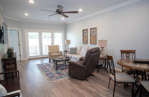 Country Club Maison | Ground Floor Golf Course Condo