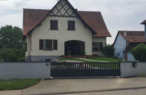 Kutzenhausen Cottage | De plain pied dans un grand jardin