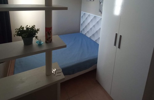 Marciac Appartement | ground floor . Lake view. Heated swimming pool. Covered terrace.