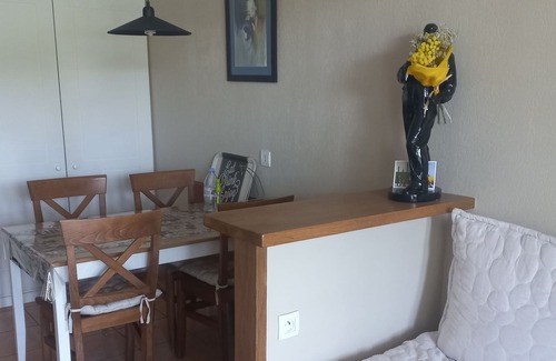 Marciac Appartement | ground floor . Lake view. Heated swimming pool. Covered terrace.