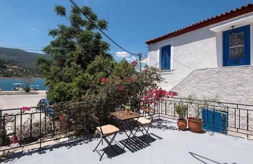 Poros Maison | Ground floor of renovated townhouse with large veranda