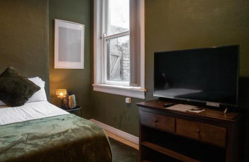 Bordesley Appartement | GROUND FLOOR OLIVE SUITE, DIGBETH STUDIO (SLEEPS 2)