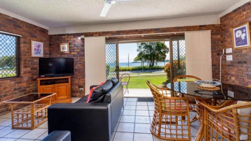 Bongaree Maison | Ground Floor with water views and pool!