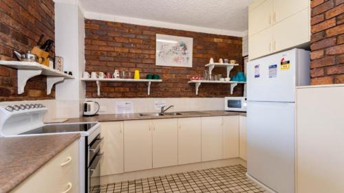 Bongaree Maison | Ground Floor with water views and pool!