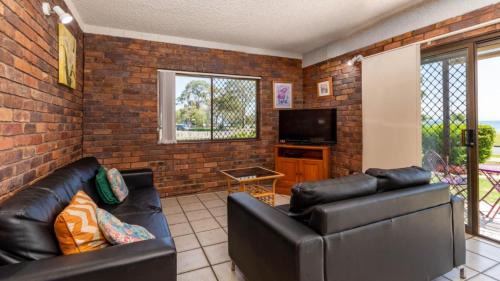 Bongaree Maison | Ground Floor with water views and pool!