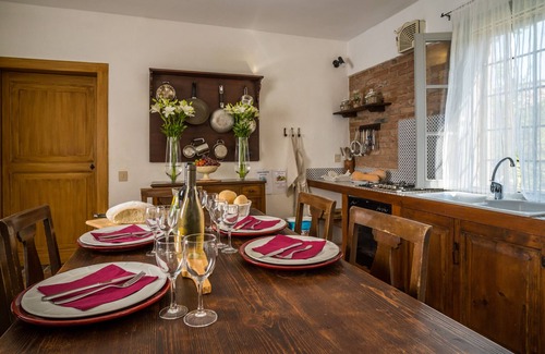 San Martino di Venezze Appartement | Ground floor cottage with garden and swimming pool