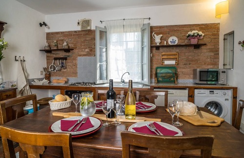 San Martino di Venezze Appartement | Ground floor cottage with garden and swimming pool