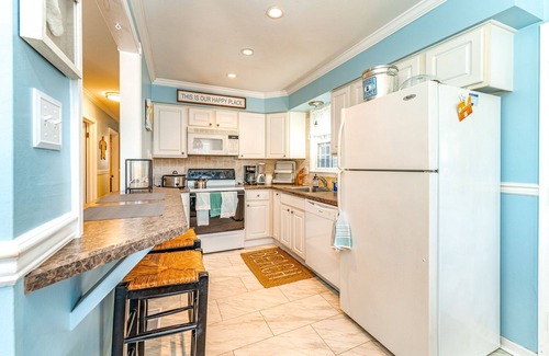 South End Copropriété | Ground-Level 3BR/2BA Condo- Easy Access & Steps to Ocean City Beach!
