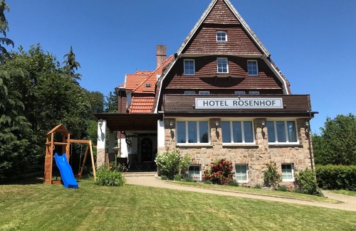 Braunlage Maison | "Group accommodation 'Rosenhof Braunlage' with garden, barbecue and sauna – for