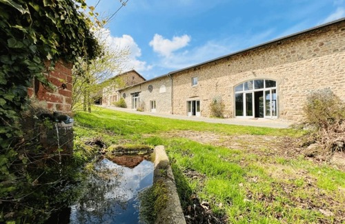 Lavoine Maison | Domaine de groupe près de Lyon pour 34 personnes
