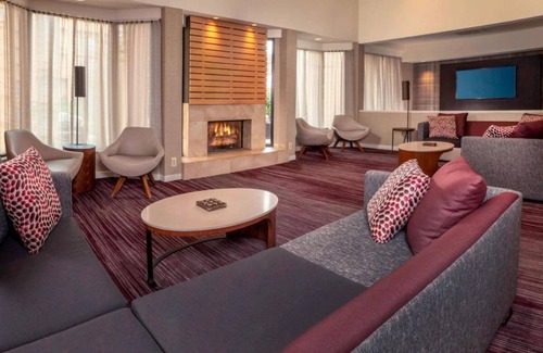 Newark Hôtel | Group Getaway! 4 Contemporary Units, Pet-friendly, Indoor Pool, Free Parking!