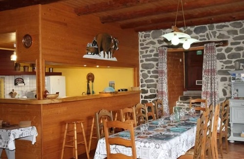 Cussac Maison | Gite de groupe 15 personnes maximum 4 étoiles animaux de compagnie acceptés